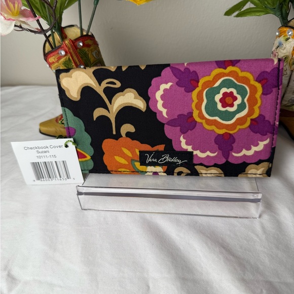 NWT Vera Bradley Suzani Checkbook Cover Retired New - Picture 1 of 7